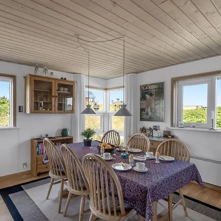 Tedora - 300m From The Sea By Interhome