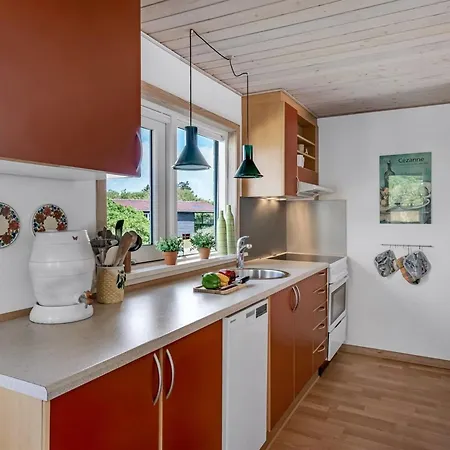 Tedora - 300m From The Sea By Interhome *