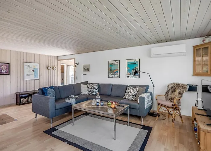 Tedora - 300m From The Sea By Interhome